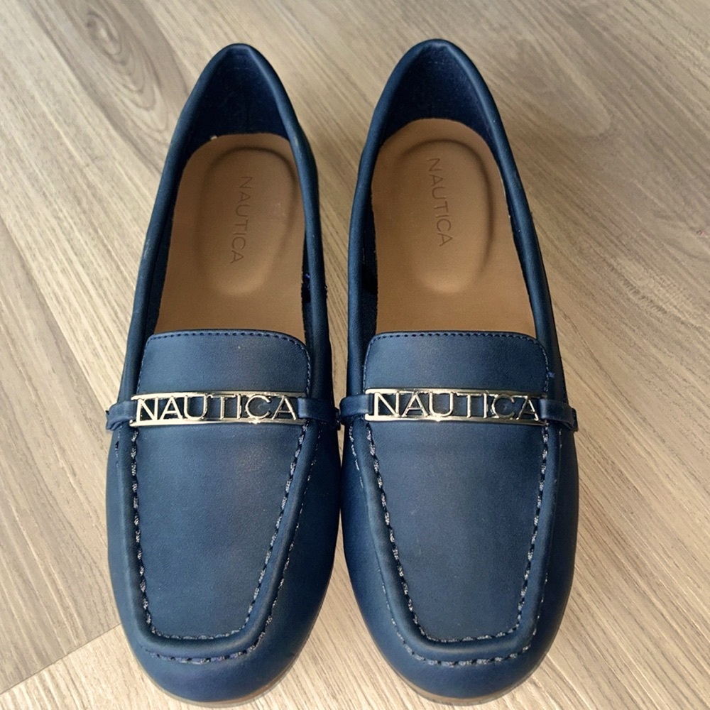Nautica Hartley Faux Leather Loafers Shoes 7 Blue NWOT Slip On Rubber Soles